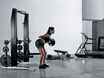 Силовая стойка со скамьей TECHNOGYM Power Personal Excellence с набором грифов, дисков и аксессуарами (черная)